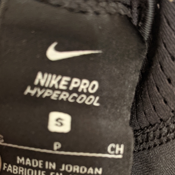 🎉HP🎉 Nike Pro Workout Tank - Picture 3 of 4